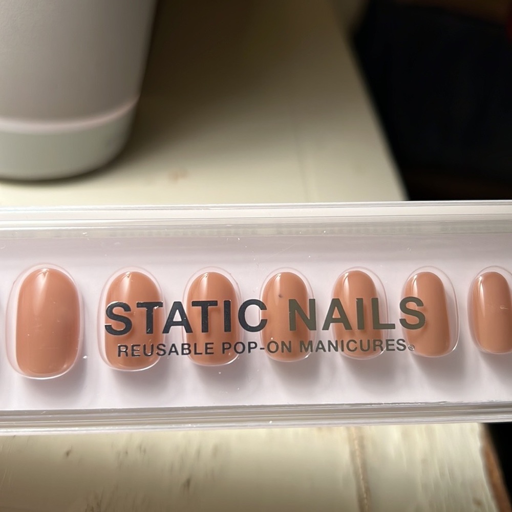 Reusable pop on, glue on, beautiful round tip nails